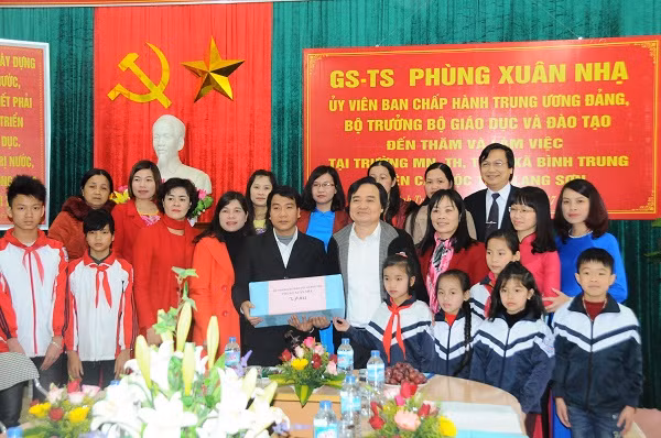 Lạng Sơn cần đẩy mạnh dạy tiếng Việt cho học sinh dân tộc thiểu số.