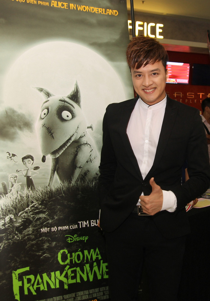 Nam ca sỹ tỏ ra hào hứng với bộ phim hoạt hình 'Chó ma'. Nam ca sỹ tỏ ra hào hứng với bộ phim hoạt hình 'Chó ma'.