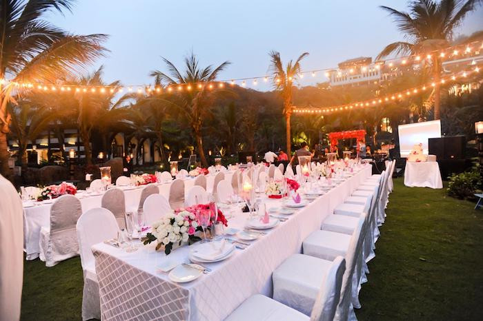 Tiệc cưới ngoài trời lãng mạn... Tiệc cưới ngoài trời lãng mạn...