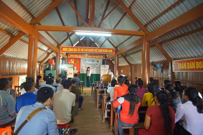 Bà con tham gia tập huấn rất đông đảo.