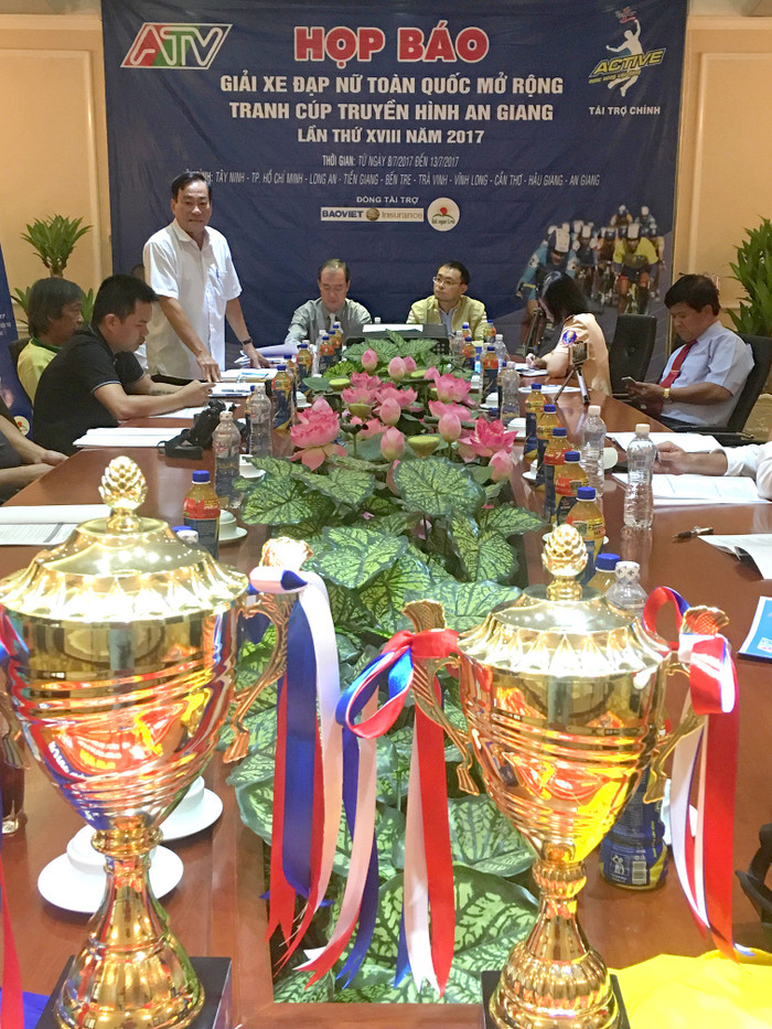 Sáng 6/7, Ban tổ chức giải “Xe đạp nữ toàn quốc mở rộng tranh cúp truyền hình An Giang lần thứ 18” năm 2017 đã tổ chức họp báo tại Thành phố Hồ Chí Minh. Sáng 6/7, Ban tổ chức giải “Xe đạp nữ toàn quốc mở rộng tranh cúp truyền hình An Giang lần thứ 18” năm 2017 đã tổ chức họp báo tại Thành phố Hồ Chí Minh.