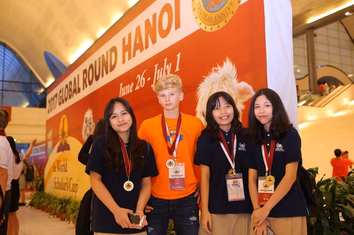 Học được nhiều kiến thức và kỹ năng mới, làm quen nhiều bạn bè quốc tế, trải nghiệm những điều đặc biệt tại Hà Nội (ẩm thực ngon, con người thân thiện,…) là những kỷ niệm khó quên đối với hàng ngàn thí sinh.