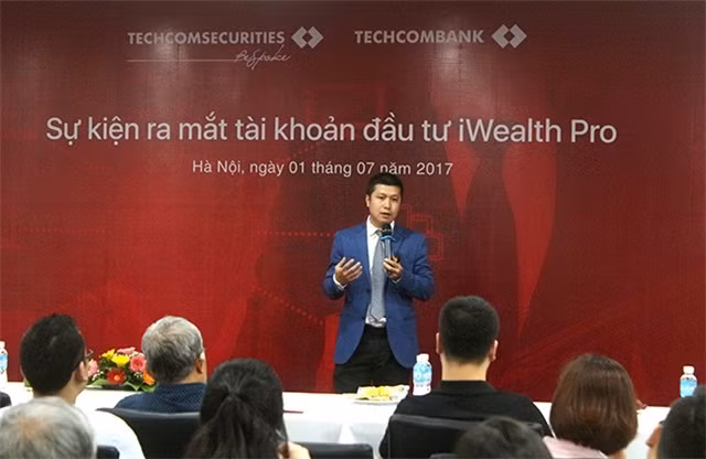 Ông Trần Nhật Nam, CFA, Phó Tổng giám đốc TCBS phát biểu trong sự kiện ra mắt sản phẩm tài khoản iWealth Pro.