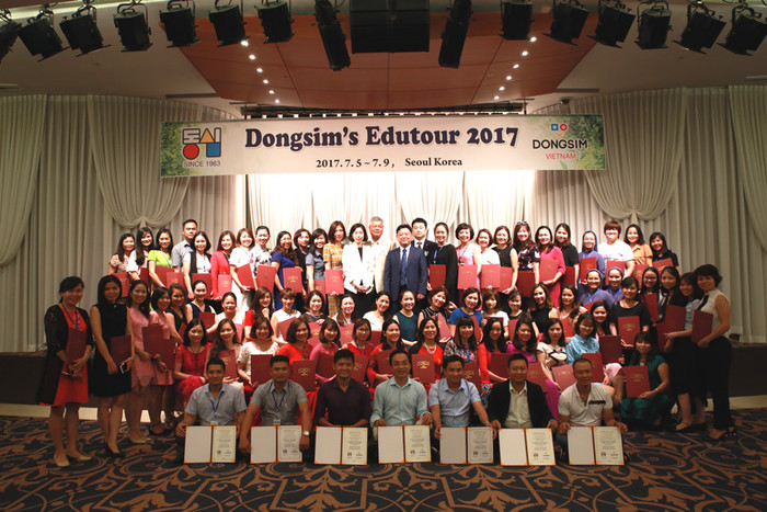 2017 Dongsim’s Edutour là cơ hội để những người làm giáo dục Việt nam tiếp cận với các mô hình và phương pháp giáo dục mầm non tiên tiến nhất hiện nay. 2017 Dongsim’s Edutour là cơ hội để những người làm giáo dục Việt nam tiếp cận với các mô hình và phương pháp giáo dục mầm non tiên tiến nhất hiện nay.