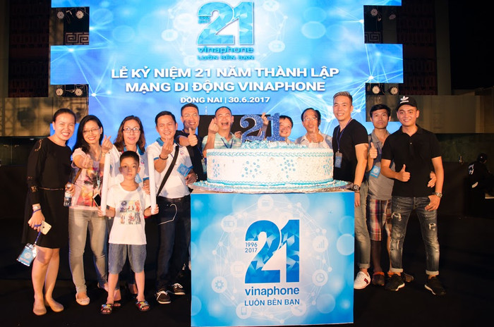 Đêm nhạc chào mừng kỷ niệm 21 năm thành lập mạng di động VinaPhone (26/6-1996 – 26/6/2017).