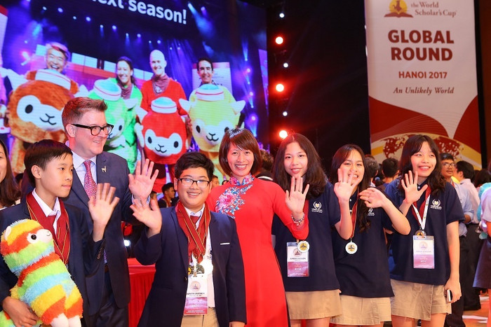 Cuộc thi để lại ấn tượng sâu đậm về vẻ đẹp của trí tuệ và tình đoàn kết giữa thí sinh các nước. The World Scholar’s Cup là cơ hội tuyệt vời để các em làm quen, giao lưu, cùng trau dồi hành trang hội nhập. Đây cũng là lý do để Vinschool nỗ lực trở thành đối tác độc quyền của Ban tổ chức nhằm đưa cuộc thi về Việt Nam, giúp học sinh được tiếp cận nhiều hơn với các sân chơi quốc tế. Cuộc thi để lại ấn tượng sâu đậm về vẻ đẹp của trí tuệ và tình đoàn kết giữa thí sinh các nước. The World Scholar’s Cup là cơ hội tuyệt vời để các em làm quen, giao lưu, cùng trau dồi hành trang hội nhập. Đây cũng là lý do để Vinschool nỗ lực trở thành đối tác độc quyền của Ban tổ chức nhằm đưa cuộc thi về Việt Nam, giúp học sinh được tiếp cận nhiều hơn với các sân chơi quốc tế.