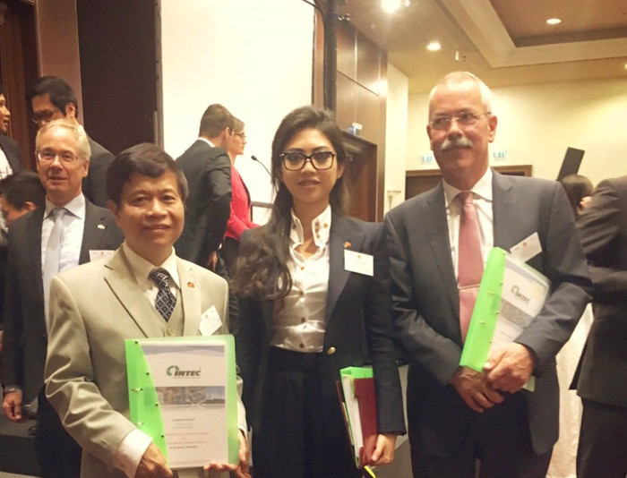 Bà Coco Trần – Phó Tổng Giám đốc Tập đoàn Empire cùng đại diện các đối tác tại Diễn đàn Kinh tế Việt Nam - Đức do Thủ tướng Nguyễn Xuân Phúc chủ trì. Bà Coco Trần – Phó Tổng Giám đốc Tập đoàn Empire cùng đại diện các đối tác tại Diễn đàn Kinh tế Việt Nam - Đức do Thủ tướng Nguyễn Xuân Phúc chủ trì.