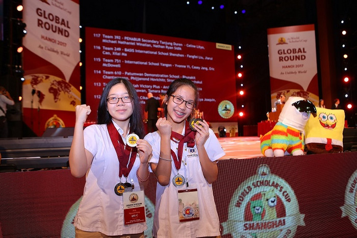 Ngoài huy chương, những kỹ năng thu được trong suốt quá trình tham gia cuộc thi và giao lưu với bạn bè quốc tế mới chính là giải thưởng ý nghĩa nhất dành cho học sinh. Ngoài huy chương, những kỹ năng thu được trong suốt quá trình tham gia cuộc thi và giao lưu với bạn bè quốc tế mới chính là giải thưởng ý nghĩa nhất dành cho học sinh.