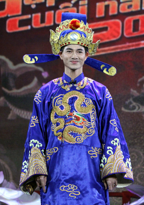 Xuân Bắc trong vai Nam Tào ở Táo Quân 2013. Xuân Bắc trong vai Nam Tào ở Táo Quân 2013.