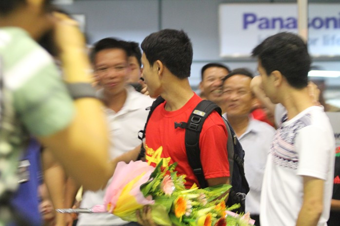 Luôn "bận rộn" với những lời thăm hỏi từ người thân ở quê nhà