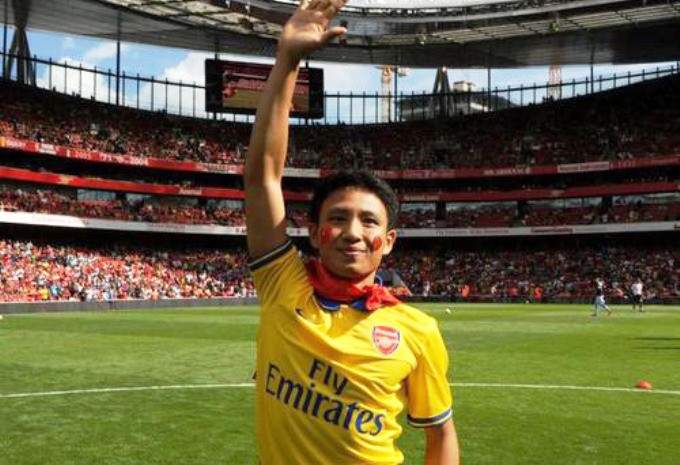 Hình ảnh đáng tự hào của Running Man Vũ Xuân Tiến tại Emirates Hình ảnh đáng tự hào của Running Man Vũ Xuân Tiến tại Emirates