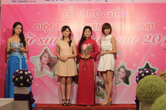 Nữ sinh được yêu thích nhất (like facebook) thuộc về Thí sinh Phạm Hoài Thương (Cao đẳng y tế Huế). Nữ sinh được bình chọn qua tin nhắn nhiều nhất: Đỗ Thị Hồng Liên (ĐH sư phạm nghệ thuật TW). Nữ sinh lan tỏa nhiều nhất: Đồng Thị Lan Anh