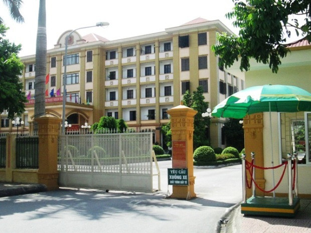 Trong vụ thanh niên nhảy lầu tầng 3 trụ sở công an TP. Ninh Bình, phóng viên báo chí rất khó tiếp cận để lấy thông tin.