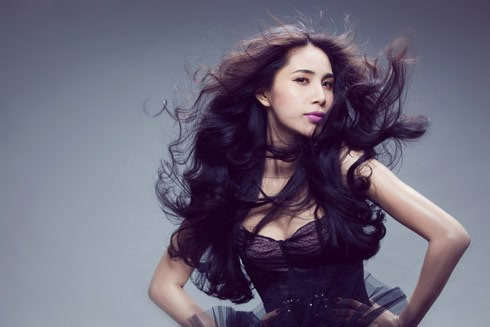 Về hình ảnh, phong cách gợi cảm vẫn được duy trì. Về hình ảnh, phong cách gợi cảm vẫn được duy trì.