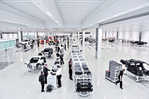Xưởng sản xuất siêu xe của McLaren rất hiện đại Xưởng sản xuất siêu xe của McLaren rất hiện đại