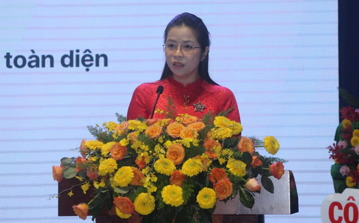 Bà Cao Thị Thiên Phúc - Trưởng phòng Chính trị tư tưởng, Sở Giáo dục và Đào tạo Thành phố Hồ Chí Minh triển khai nhiệm vụ năm học 2024 - 2025 (ảnh: V.D) gdvn_PhucCTTT.jpg