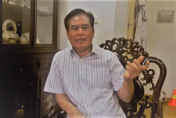 Phó Giáo sư Lê Quý Đức đánh giá, văn hóa tặng, biếu quà Tết đang bị biến tướng, méo mó vì sự vụ lợi, chạy chức, chạy quyền, mang nặng cơ chế xin cho giữa cán bộ với cán bộ, doanh nghiệp với cán bộ. Ảnh: Kim Thược/VTC Phó Giáo sư Lê Quý Đức đánh giá, văn hóa tặng, biếu quà Tết đang bị biến tướng, méo mó vì sự vụ lợi, chạy chức, chạy quyền, mang nặng cơ chế xin cho giữa cán bộ với cán bộ, doanh nghiệp với cán bộ. Ảnh: Kim Thược/VTC