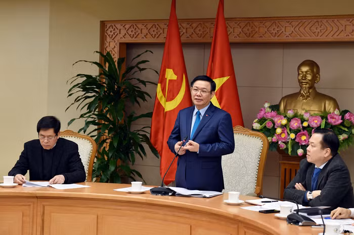 Phó Thủ tướng Vương Đình Huệ cho rằng, nhiều doanh nghiệp Nhà nước đã cổ phần hoá nhưng vẫn không chịu niêm yết, dù đã đủ điều kiện, đây là việc phải chấn chỉnh. Ảnh: VGP.