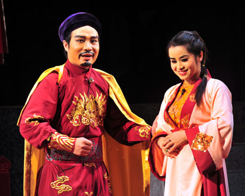 Cùng dàn diễn viên “cứng” như Mạnh Hùng, Minh Nhan, Thanh Loan, Minh Tuyết…đã giúp cho vở diễn Nguyễn Công Trứ tạo được nhiều cảm xúc cho người xem. Vở diễn đã ra mắt khán giả trong ngày 30/8 và 5/9 vừa qua Cùng dàn diễn viên “cứng” như Mạnh Hùng, Minh Nhan, Thanh Loan, Minh Tuyết…đã giúp cho vở diễn Nguyễn Công Trứ tạo được nhiều cảm xúc cho người xem. Vở diễn đã ra mắt khán giả trong ngày 30/8 và 5/9 vừa qua