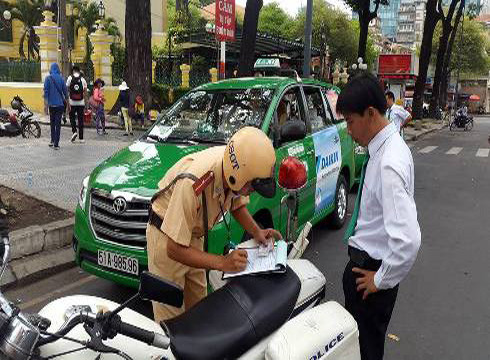 Thành phố Hồ Chí Minh muốn tăng mức phạt vi phạm giao thông lên gấp 2 lần (Ảnh: P.L) Thành phố Hồ Chí Minh muốn tăng mức phạt vi phạm giao thông lên gấp 2 lần (Ảnh: P.L)