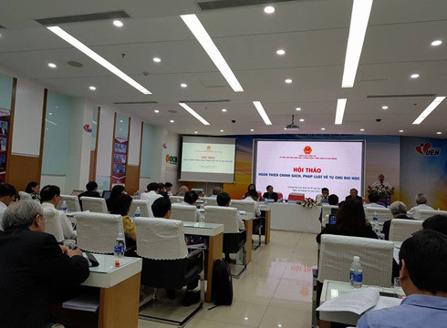 Hội thảo “Hoàn thiện chính sách, pháp luật về tự chủ đại học” tổ chức ở Thành phố Hồ Chí Minh (ảnh: P.L) Hội thảo “Hoàn thiện chính sách, pháp luật về tự chủ đại học” tổ chức ở Thành phố Hồ Chí Minh (ảnh: P.L)