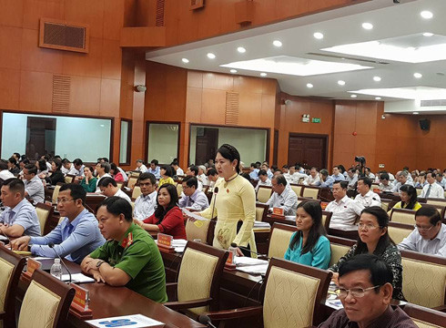 Đại biểu Hội đồng nhân dân Thành phố Hồ Chí Minh tham gia chất vấn về bạo hành trẻ em (ảnh: P.L) Đại biểu Hội đồng nhân dân Thành phố Hồ Chí Minh tham gia chất vấn về bạo hành trẻ em (ảnh: P.L)