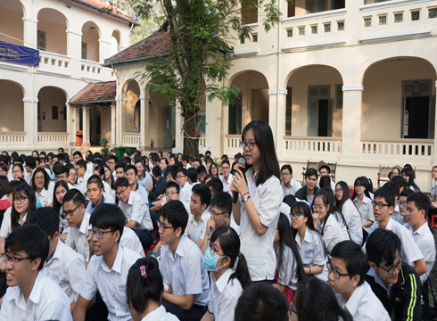 Học sinh Trường Lê Hồng Phong đặt câu hỏi tại buổi ngoại khóa với Trường Hoa Sen (ảnh: CTV) Học sinh Trường Lê Hồng Phong đặt câu hỏi tại buổi ngoại khóa với Trường Hoa Sen (ảnh: CTV)