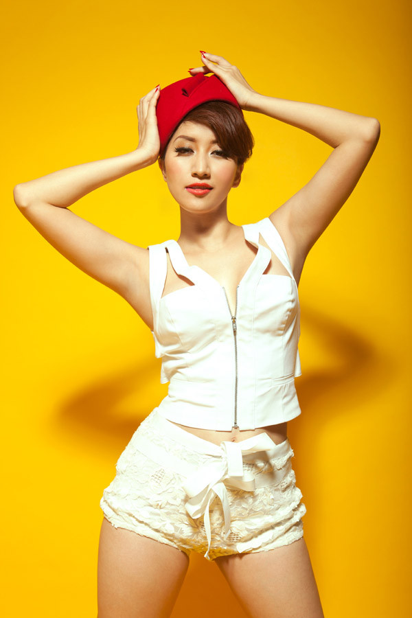 Theo lời tiết lộ của Khánh Thi thì quán quân VietNam's Got Talent Đăng Quân theo học dance sport từ năm 8 tuổi. Lúc đầu Đăng Quân tham gia học khiêu vũ tại câu lạc bộ Họa My. Sau đó, mẹ Đăng Quân đã tìm đến Khánh Thi và nhờ nữ kiện tướng dạy thêm cho cậu bé (khi đó Khánh Thi vẫn còn ở Hà Nội). “Tối 6/5, Khánh Thi chỉ kịp xem phần công bố kết quả Got Talent. Biết tin học sinh của mình đoạt giải, thực sự rất vui, rất hạnh phúc. Lúc đó Khánh Thi đã khóc. Vì thương Đăng Quân nhiều lắm”. Theo lời tiết lộ của Khánh Thi thì quán quân VietNam's Got Talent Đăng Quân theo học dance sport từ năm 8 tuổi. Lúc đầu Đăng Quân tham gia học khiêu vũ tại câu lạc bộ Họa My. Sau đó, mẹ Đăng Quân đã tìm đến Khánh Thi và nhờ nữ kiện tướng dạy thêm cho cậu bé (khi đó Khánh Thi vẫn còn ở Hà Nội). “Tối 6/5, Khánh Thi chỉ kịp xem phần công bố kết quả Got Talent. Biết tin học sinh của mình đoạt giải, thực sự rất vui, rất hạnh phúc. Lúc đó Khánh Thi đã khóc. Vì thương Đăng Quân nhiều lắm”.