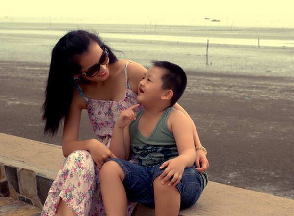 Sau kỳ nghỉ cùng con trai, Anh Thư sẽ tiếp tục tập luyện cho đêm thi Freestyle tiếp theo. Sau kỳ nghỉ cùng con trai, Anh Thư sẽ tiếp tục tập luyện cho đêm thi Freestyle tiếp theo.