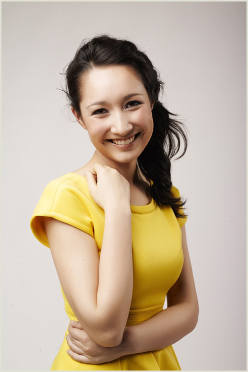 Anna Trương từng rất được kỳ vọng sẽ tiếp nối Mỹ Linh - Anh Quân trên con đường âm nhạc. Cô dự định sau khi hoàn thành việc học lớp 12 sẽ tạm nghỉ một năm để thử sức với âm nhạc. Album đầu tay của cô bé mang hai dòng máu Việt - Đức đã gần hoàn tất. Anna Trương từng rất được kỳ vọng sẽ tiếp nối Mỹ Linh - Anh Quân trên con đường âm nhạc. Cô dự định sau khi hoàn thành việc học lớp 12 sẽ tạm nghỉ một năm để thử sức với âm nhạc. Album đầu tay của cô bé mang hai dòng máu Việt - Đức đã gần hoàn tất.