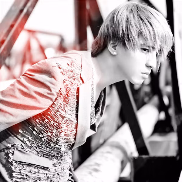 Tăng Nhật Tuệ chia sẻ: "Quá khứ của tôi nếm trải nhiều nỗi đau thương, thậm chí có thể viết thành sách. Chính khoảng thời gian nặng nề và u tối đó đã khiến cách nhìn của tôi khá phiến diện.Nhưng bây giờ tôi đã thay đổi quá nhiều, từ suy nghĩ đến hành động cũng khác đi. Thật sự tôi không muốn nói nhiều về những khó khăn để lấy lòng thương hại".