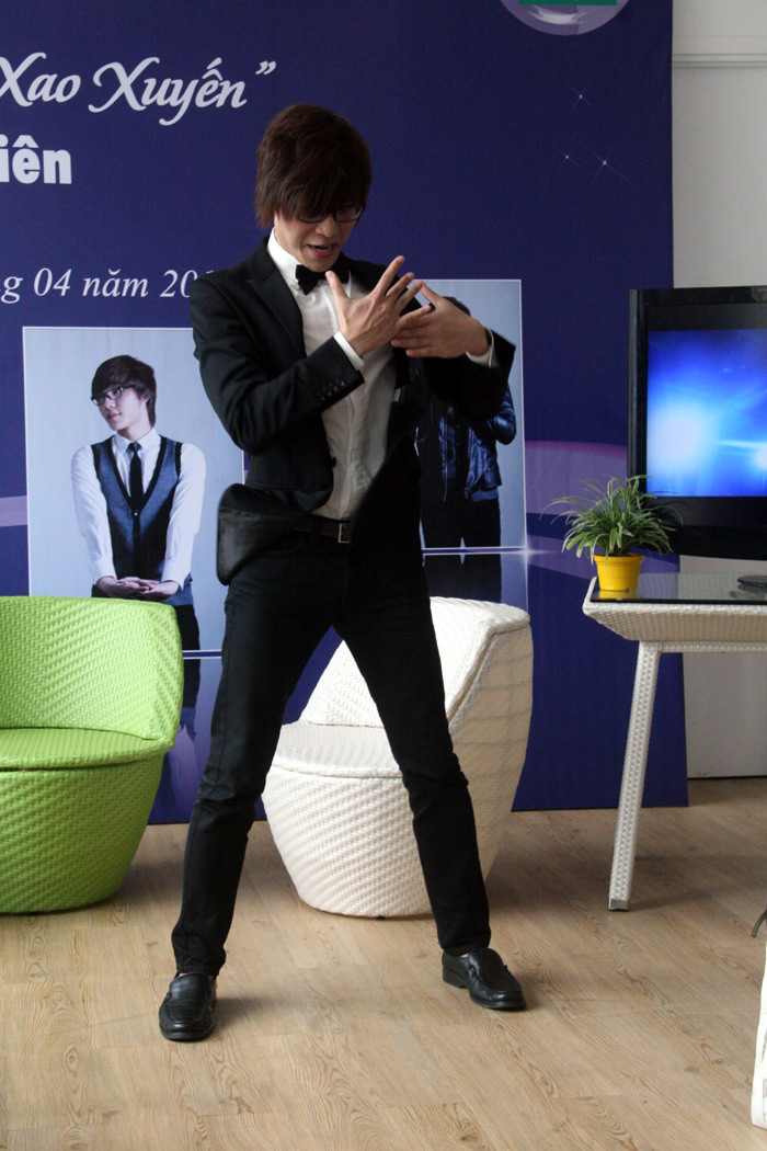 Minh Kiên đã gặt hái được nhiều thành công không chỉ trong nước mà còn tầm quốc tế : biểu diễn cùng huyền thoại Beatbox thế giới Killa Kella, đứng chung sân khấu với quán quân X- Factor 2008 Alexandra Burke, thần tượng âm nhạc David Cook…