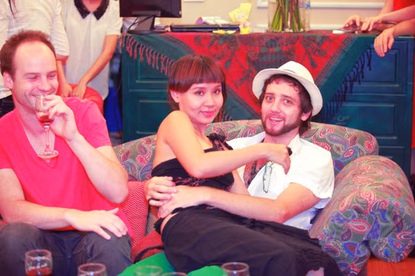 Mai Khôi là nữ ca sỹ thường xuyên gây sốc với công chúng bằng những phát ngôn, ăn mặc chẳng giống ai.