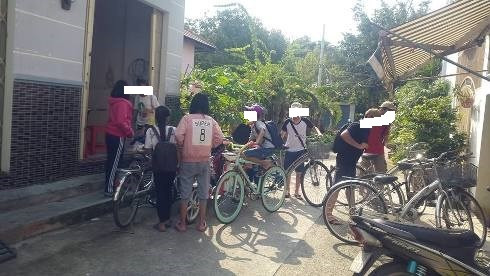 Khi biết bị phát hiện dạy thêm ở nhà, cô L. cho học sinh ra về nghỉ ngay lập tức (ảnh: P.L) Khi biết bị phát hiện dạy thêm ở nhà, cô L. cho học sinh ra về nghỉ ngay lập tức (ảnh: P.L)