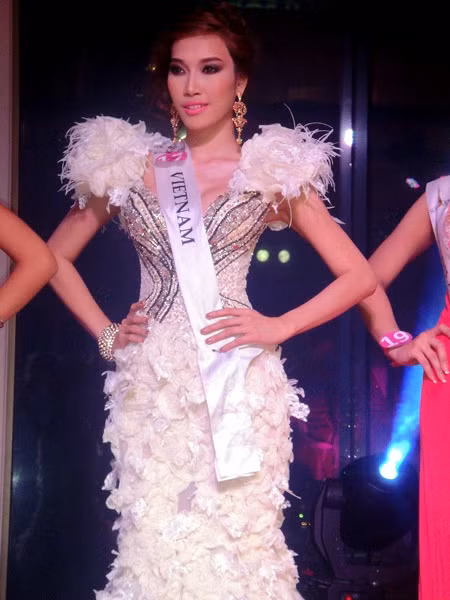 Một phần thi của Anh Thư. Một phần thi của Anh Thư.