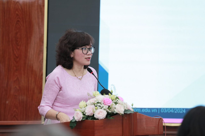 Tiến sĩ Thái Thị Tuyết Dung phát biểu tại tọa đàm (ảnh: VNUHCM) VUHAIQUANc.jpg