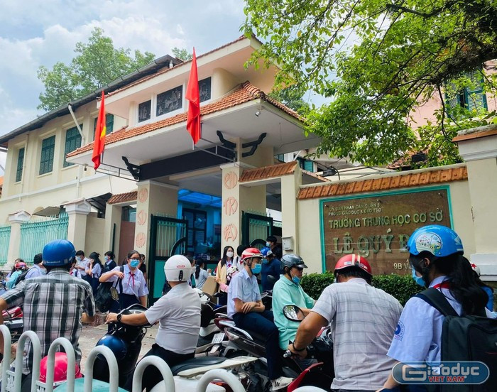 Một nam sinh lớp 7 của Trường Lê Quý Đôn phải nhập viện nghi vì sử dụng thuốc lá điện tử (ảnh minh họa: V.D) gdvn-thcslqdq3-3749.jpg