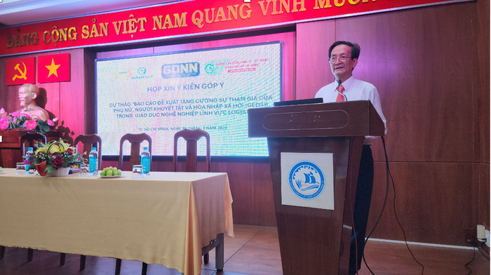 Ông Lâm Văn Quản - Chủ tịch Hội Giáo dục nghề nghiệp Thành phố Hồ Chí Minh phát biểu (ảnh: BTC) LAMVANQUAN.png