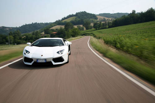 Để có 1 chiếc xe hoàn chỉnh vi vu trên các con đường, nó đã phải trải qua cả 1 quá trình sản xuất gắt gao Để có 1 chiếc xe hoàn chỉnh vi vu trên các con đường, nó đã phải trải qua cả 1 quá trình sản xuất gắt gao