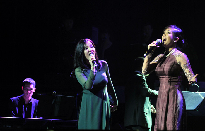 Chương trình diễn ra với bố cục chặt chẽ, gọn gàng.