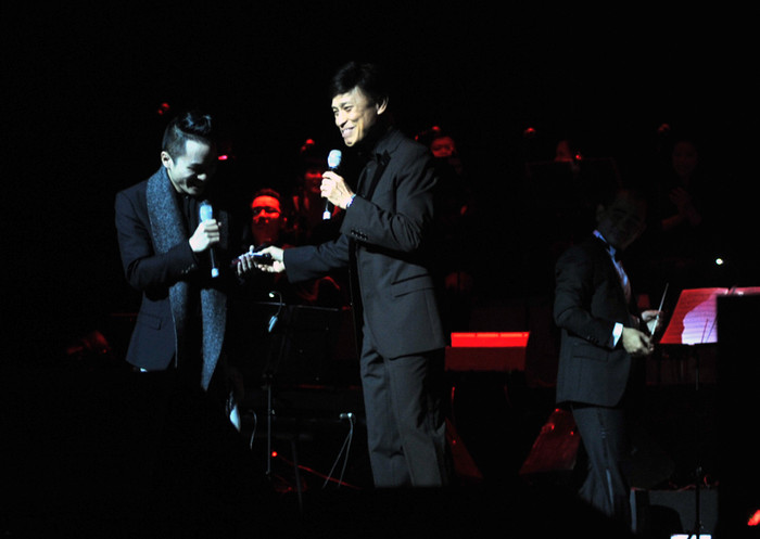 Tuấn Ngọc mang đến nhiều cảm xúc cho khán giả với Chiều một mình qua phố, Cuối cùng cho một tình yêu, Dấu chân địa đàng…