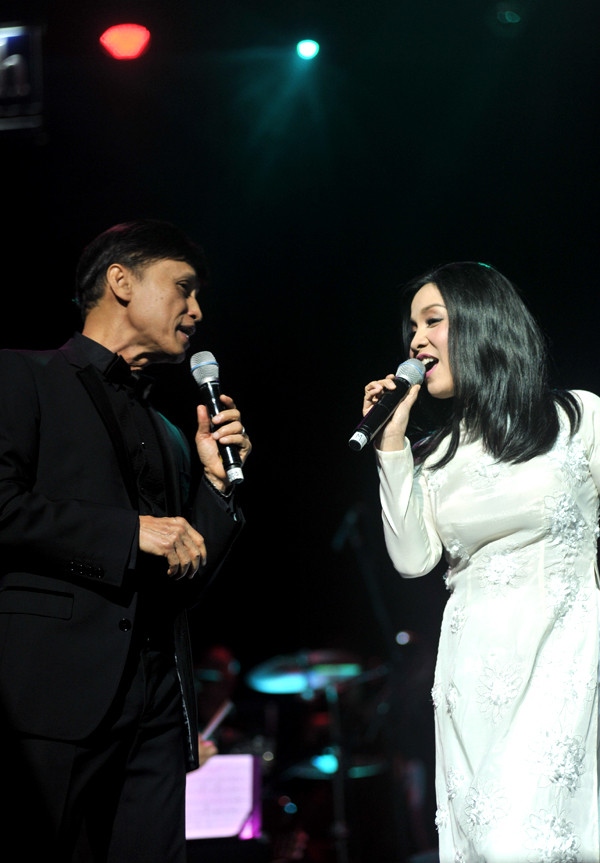 Giọng ca của ông tròn trịa, xứng với lời khen tặng của Trịnh Công Sơn lúc sinh thời: là một trong những giọng nam hát nhạc ông hay nhất.