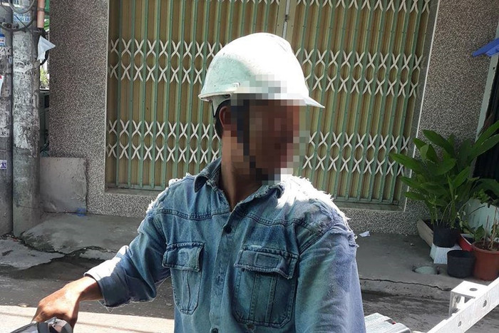 Nhiều luật sư, chuyên gia cho rằng, anh Nguyễn Cà Rê hoàn toàn có thể xin miễn giảm hình phạt số tiền 90 triệu đồng vì đổi 100 đô la Mỹ tại tiệm vàng không có giấy phép thu đổi ngoại tệ. Ảnh: H.T.