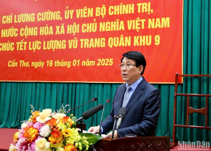Chủ tịch nước phát biểu chúc Tết cán bộ, chiến sĩ. Chủ tịch nước phát biểu chúc Tết cán bộ, chiến sĩ.