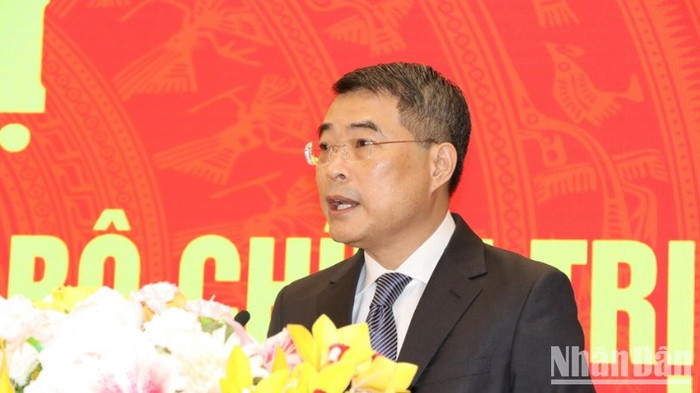 Đồng chí Lê Minh Hưng, Ủy viên Bộ Chính trị, Bí thư Trung ương Đảng, Trưởng Ban Tổ chức Trung ương phát biểu giao nhiệm vụ tại hội nghị. Đồng chí Lê Minh Hưng, Ủy viên Bộ Chính trị, Bí thư Trung ương Đảng, Trưởng Ban Tổ chức Trung ương phát biểu giao nhiệm vụ tại hội nghị.