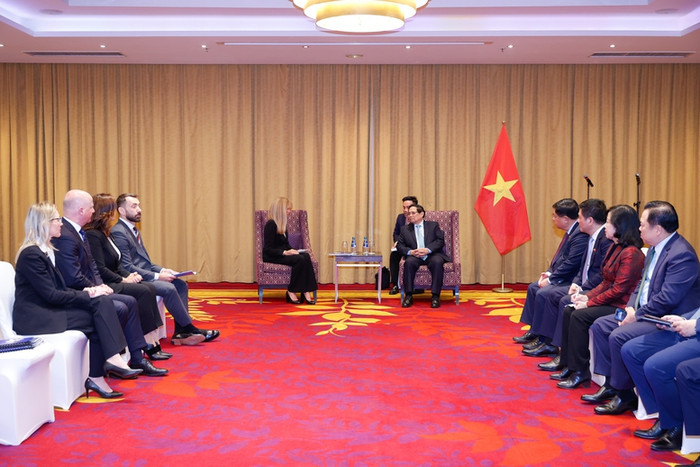 Lãnh đạo Adamed cho biết tập đoàn đã tham gia hiện đại hóa Trung tâm R&D và nhà máy sản xuất của Davipharm tại Bình Dương. Ảnh: VGP/Nhật Bắc Lãnh đạo Adamed cho biết tập đoàn đã tham gia hiện đại hóa Trung tâm R&D và nhà máy sản xuất của Davipharm tại Bình Dương. Ảnh: VGP/Nhật Bắc