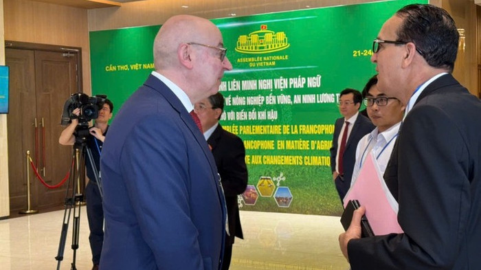 Đại biểu lãnh đạo nhiều Quốc hội/ nghị viện các nước dự Hội nghị lần này, diễn ra từ ngày 21 đến 24/1, do Quốc hội Việt Nam đăng cai tổ chức. Đại biểu lãnh đạo nhiều Quốc hội/ nghị viện các nước dự Hội nghị lần này, diễn ra từ ngày 21 đến 24/1, do Quốc hội Việt Nam đăng cai tổ chức.