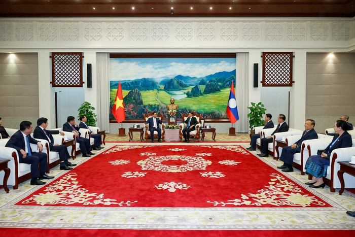 Hai nhà lãnh đạo nhất trí hai bên tiếp tục trao đổi đoàn cấp cao, nhất là nhân dịp các sự kiện lớn của hai nước, thể hiện tinh thần đoàn kết, gắn bó và quyết tâm hoàn thành các mục tiêu đề ra. Ảnh: VGP/Nhật Bắc Hai nhà lãnh đạo nhất trí hai bên tiếp tục trao đổi đoàn cấp cao, nhất là nhân dịp các sự kiện lớn của hai nước, thể hiện tinh thần đoàn kết, gắn bó và quyết tâm hoàn thành các mục tiêu đề ra. Ảnh: VGP/Nhật Bắc