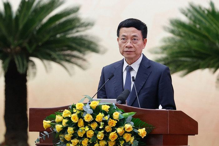 Bộ trưởng Bộ Thông tin và Truyền thông Nguyễn Mạnh Hùng trình bày về phát triển hạ tầng số cho trung tâm tài chính. Ảnh: VGP/Nhật Bắc