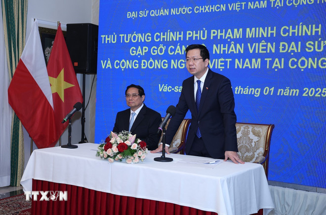 Đại sứ Việt Nam tại Cộng hòa Ba Lan Hà Hoàng Hải phát biểu. (Ảnh: Dương Giang/TXVN) Đại sứ Việt Nam tại Cộng hòa Ba Lan Hà Hoàng Hải phát biểu. (Ảnh: Dương Giang/TXVN)
